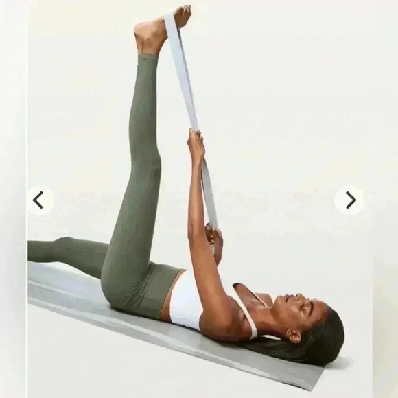 Lululemon  🍋 - no limits stretching strap - Picture 1 of 4